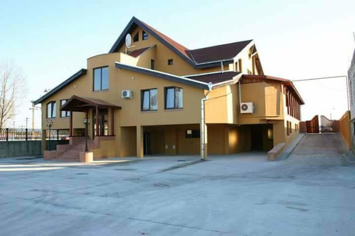 Motel Restaurant Lowe Deva Exterior photo